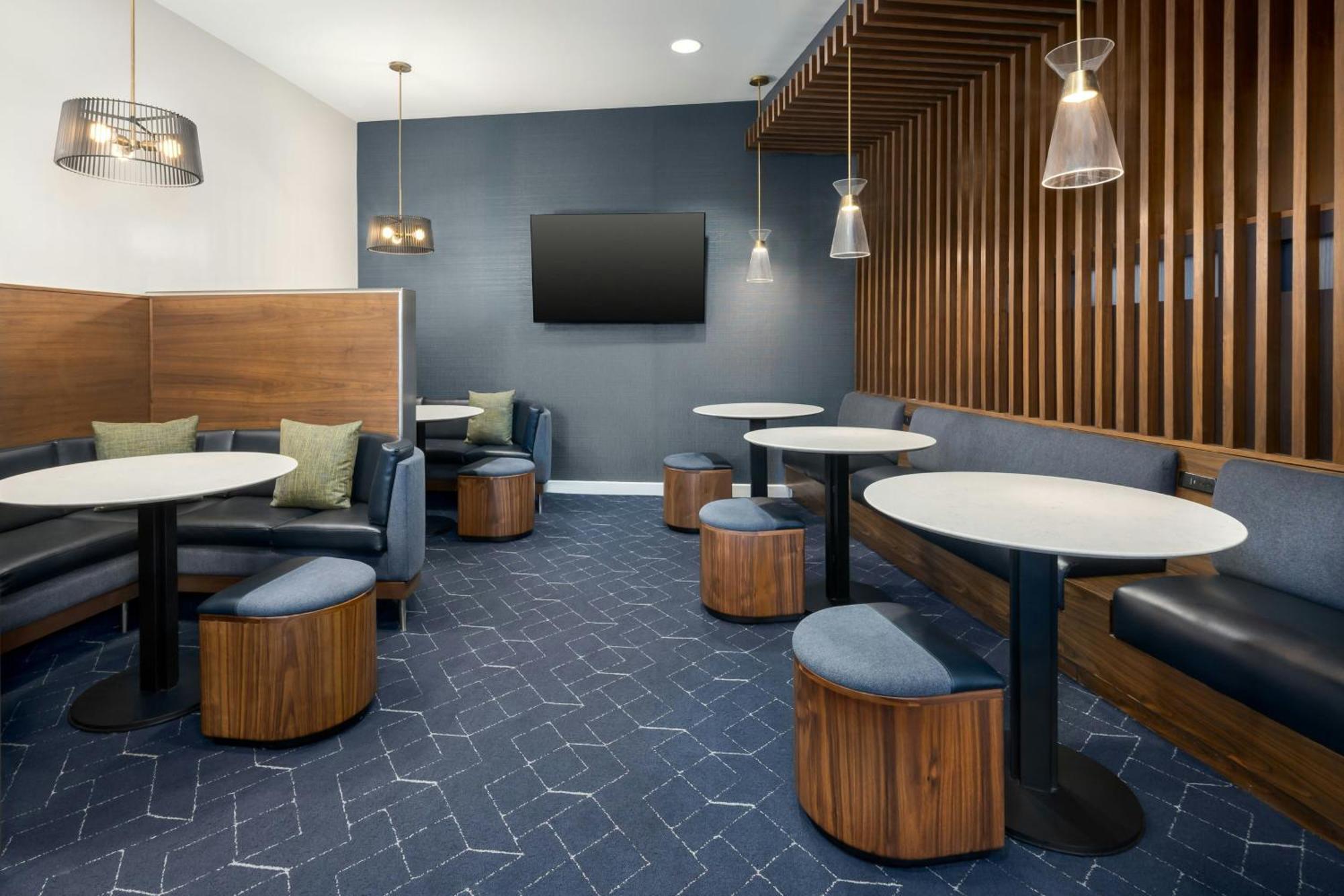 Courtyard By Marriott Chattanooga Downtown Экстерьер фото