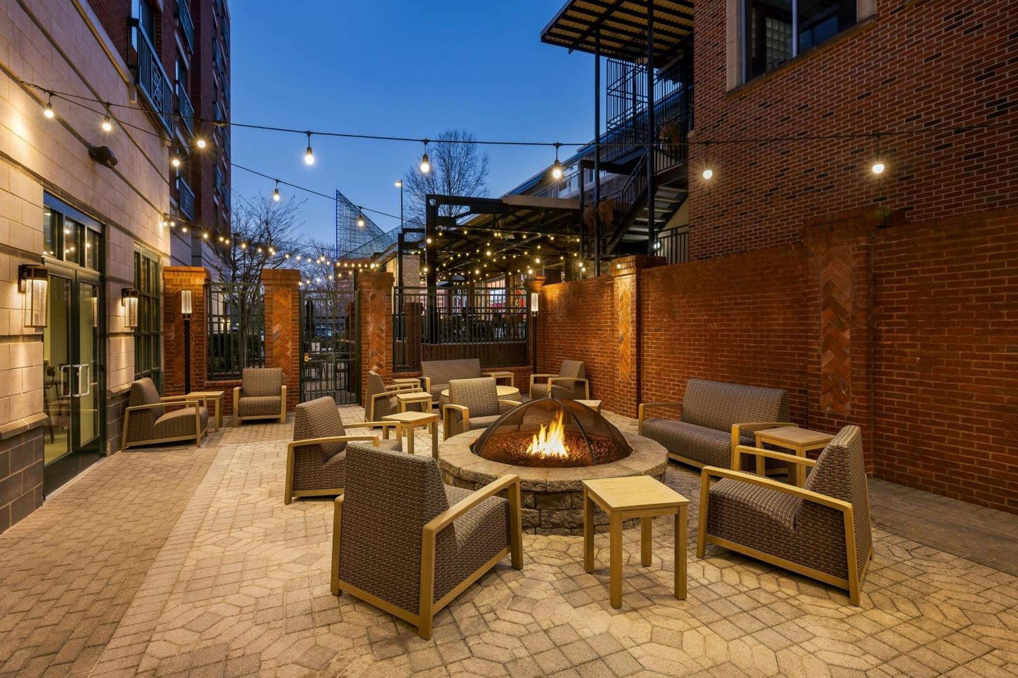 Courtyard By Marriott Chattanooga Downtown Экстерьер фото