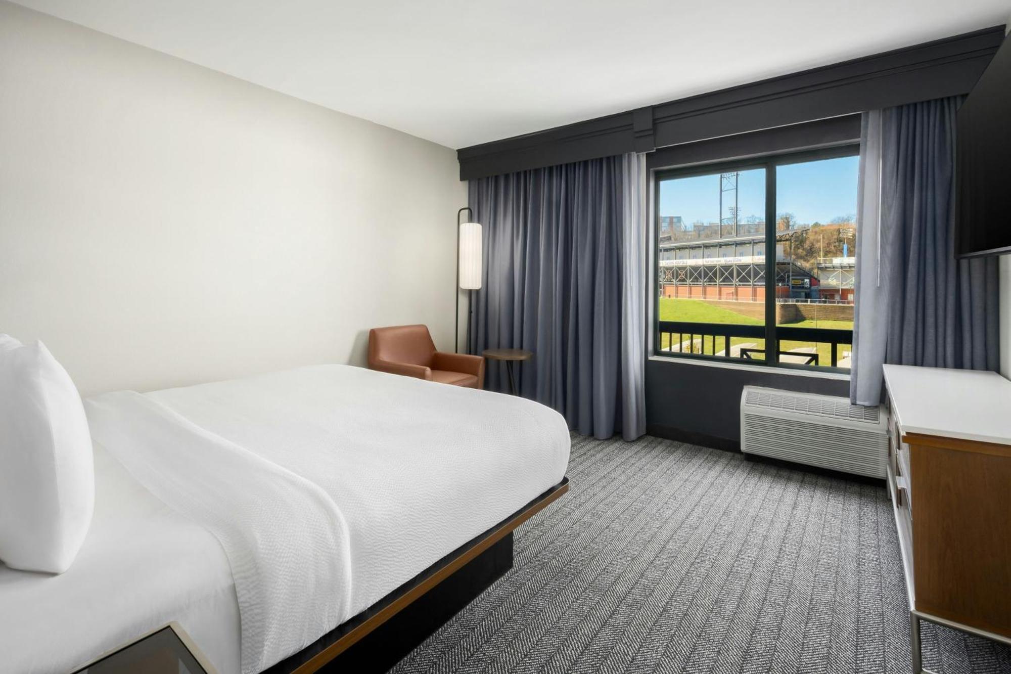Courtyard By Marriott Chattanooga Downtown Экстерьер фото
