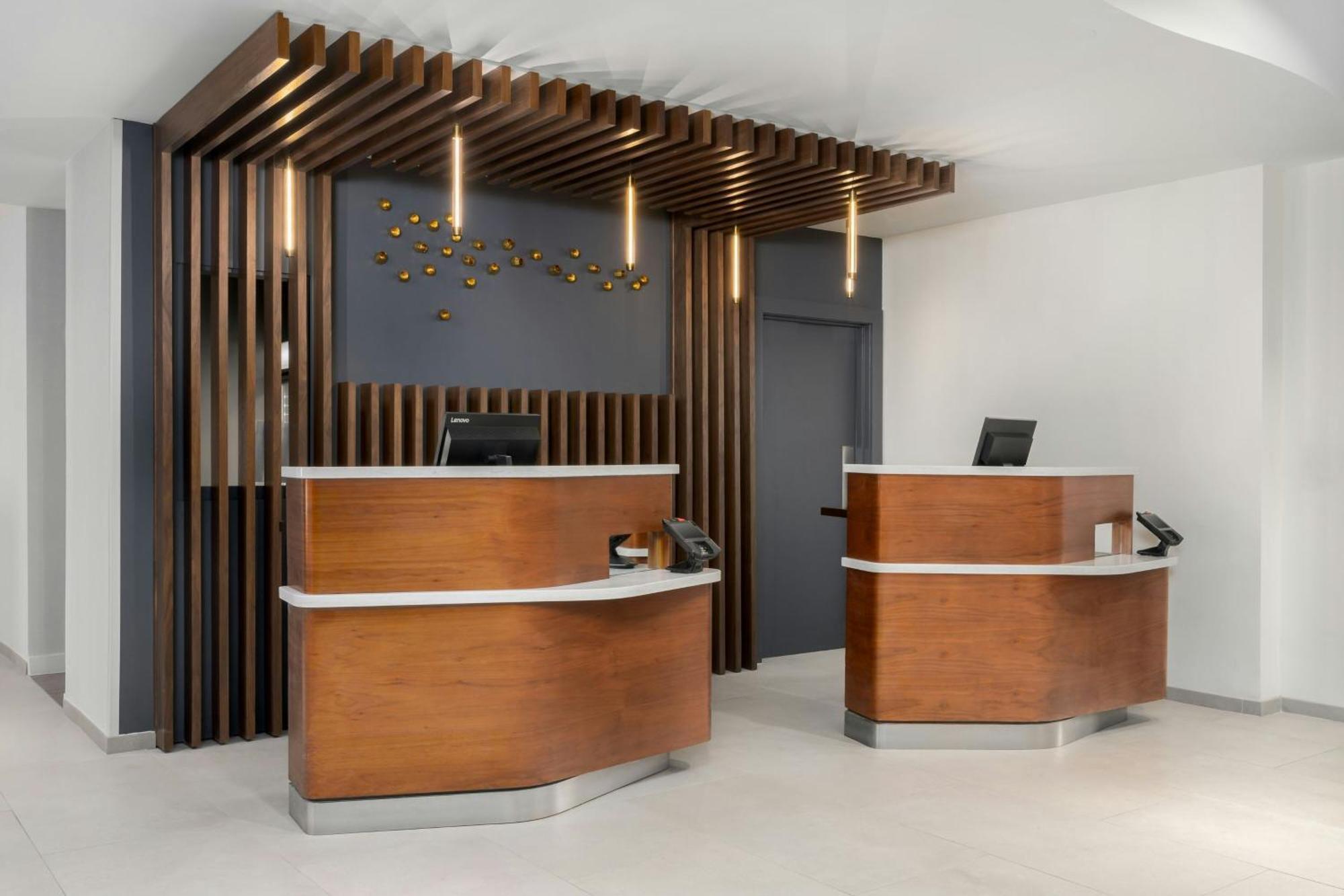 Courtyard By Marriott Chattanooga Downtown Экстерьер фото